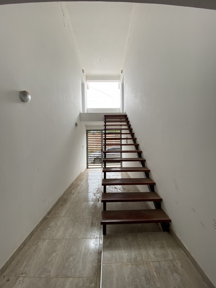 TARTAGAL B° Santa Maria - 4 Departamentos + Local Comercial EN VENTA