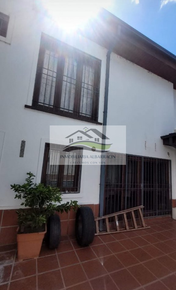 CASA EN VENTA EN BARRIO LUGONES