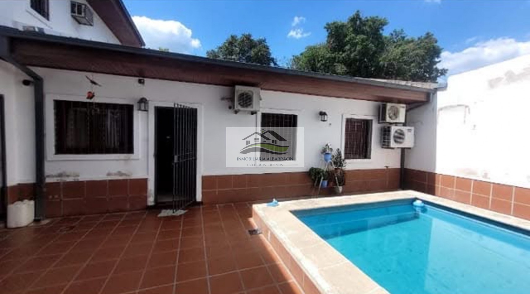 CASA EN VENTA EN BARRIO LUGONES