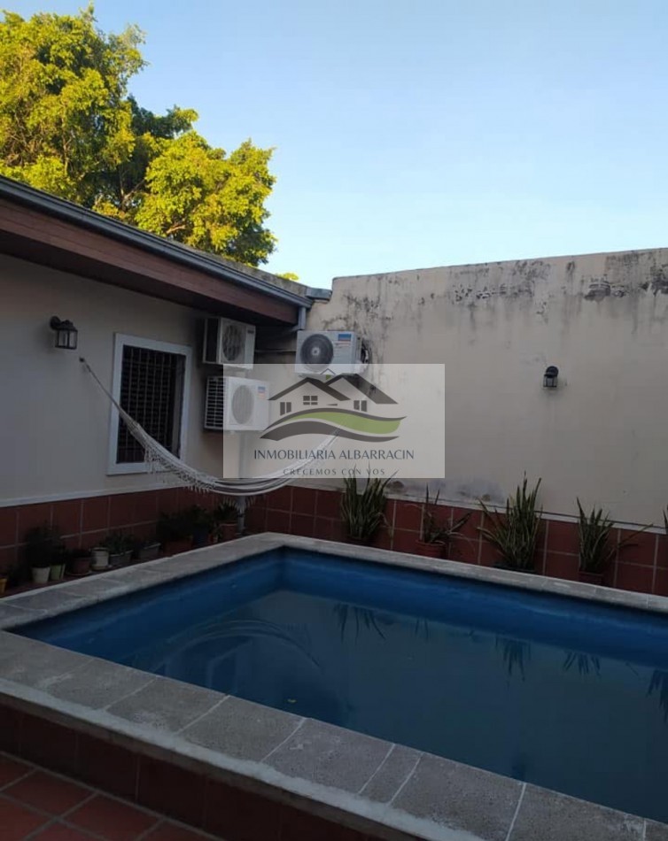 CASA EN VENTA EN BARRIO LUGONES