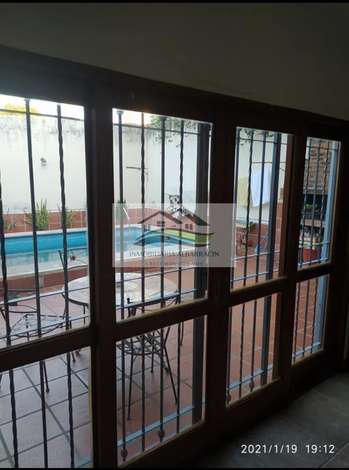 CASA EN VENTA EN BARRIO LUGONES