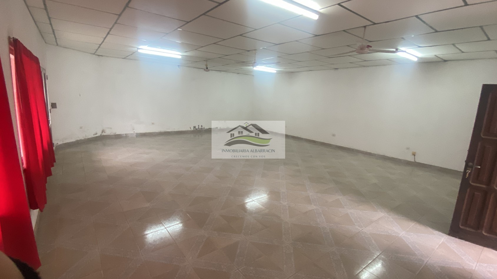 MOSCONI B° CENTRO LOCAL COMERCIAL EN VENTA