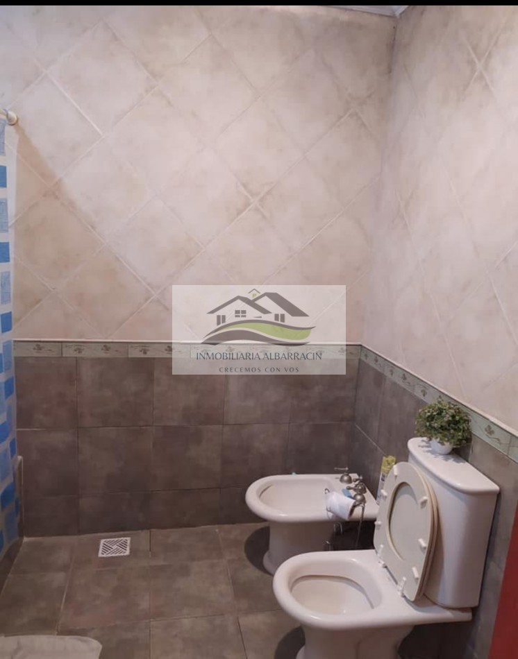 CASA EN VENTA EN BARRIO LUGONES