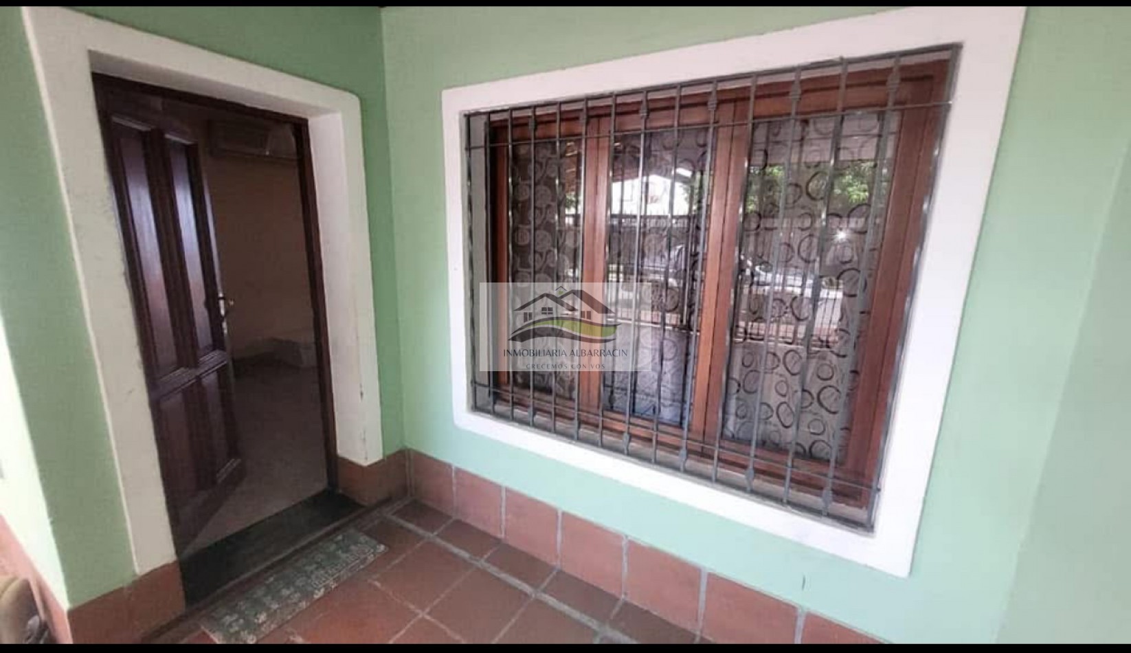 CASA EN VENTA EN BARRIO LUGONES