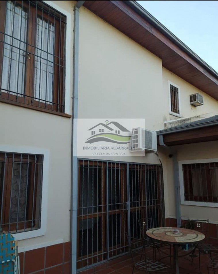 CASA EN VENTA EN BARRIO LUGONES